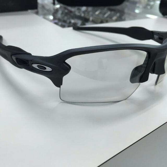 Selling LENS ONLY) Oakley Flak  XL Replacement Lens (Clear) Can Also Be  Used On Flak  (Brand New In Box With Cleaning Cloth Case), Sports  Equipment, Sports & Games, Water Sports