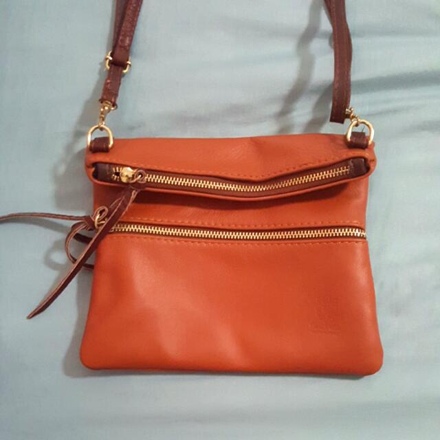 vera pelle sling bag