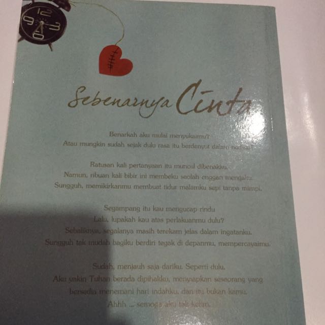 Novel Sebenarnya Cinta Buku Alat Tulis Di Carousell