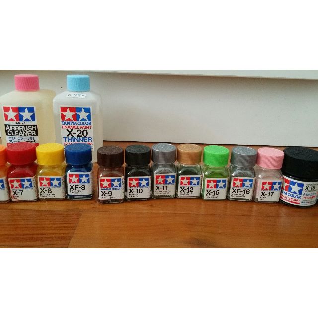 Set of Tamiya Paint bottles (30+ bottles) + thinner + airbrush cleaner