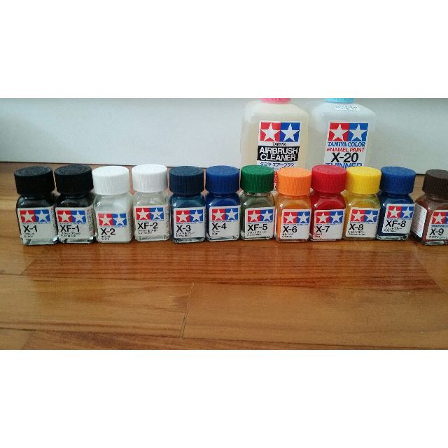 Set of Tamiya Paint bottles (30+ bottles) + thinner + airbrush cleaner