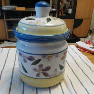 Beautiful Country Style Ceramic Jar