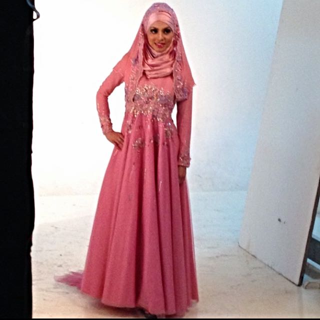 Dress red carpet muslimah cheap