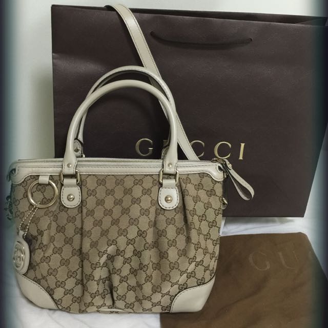 Authentic Gucci Bag (Category: Bags & Wallets) located in Singapore. Submitted by sereenaa (Listing ID 52877458, Image 1). Description: .