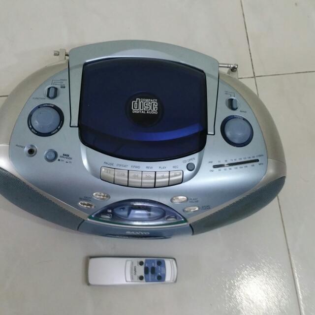 Sanyo CD, Portable Radio (FM n AM), Cassette Recorder. Model MCD