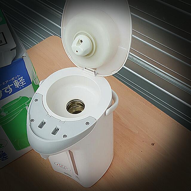 https://media.karousell.com/media/photos/products/2016/05/11/tiger_thermo_pot_made_in_japan_1462957136_336b5a7a.jpg