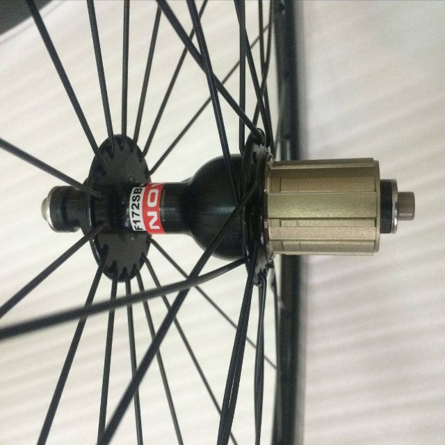YEOLEO Carbon Alloy Wheelset 60mm depth with 32 spokes( Suitable for