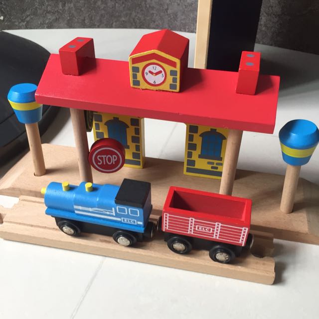 elc wooden train