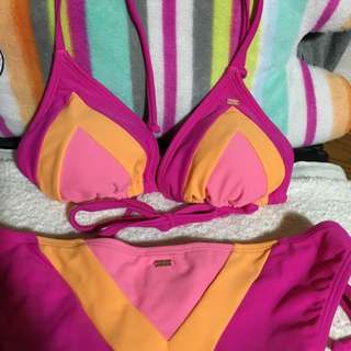 Roxy比基尼👙