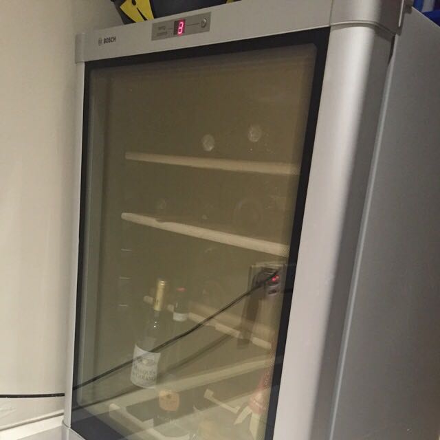 Bosch Wine Fridge, TV & Home Appliances, Kitchen Appliances