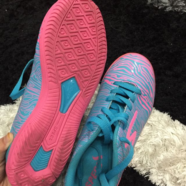 specs futsal shoes