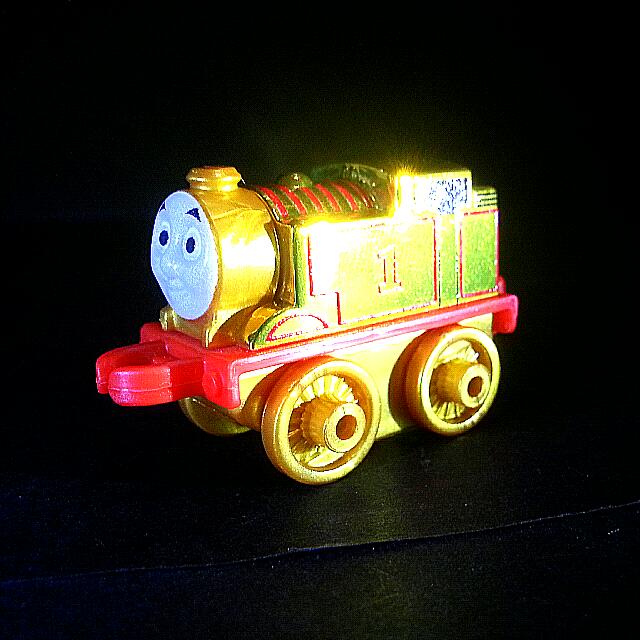 Gold mini shop thomas the train