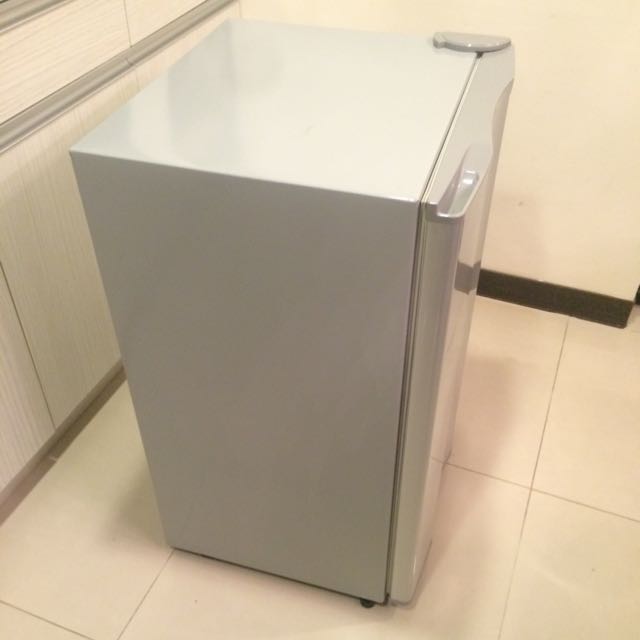 大同冰箱TR 100T Tatung Minifridge, 電視及其他電器 , 廚房用品, 冰箱及冰櫃在旋轉拍賣