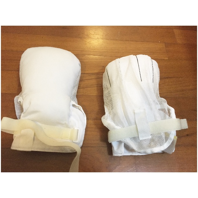 Anti scratch adult mittens