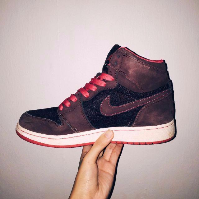 nike air jordan maroon