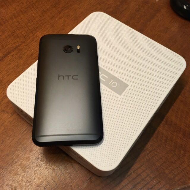 htc 10 carbon grey 32gb mint complete with accessories