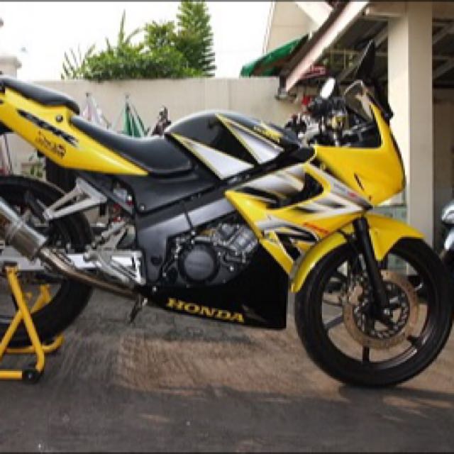Cbr 150 hot sale yellow colour