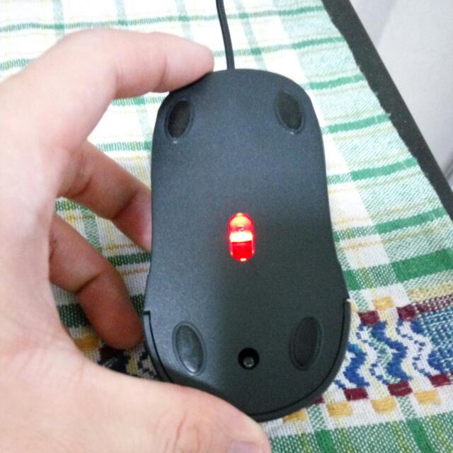 Microsoft Mouse (Category: Networking) located in Singapore. Submitted by shaoster (Listing ID 53695205, Image 2). Description: .
