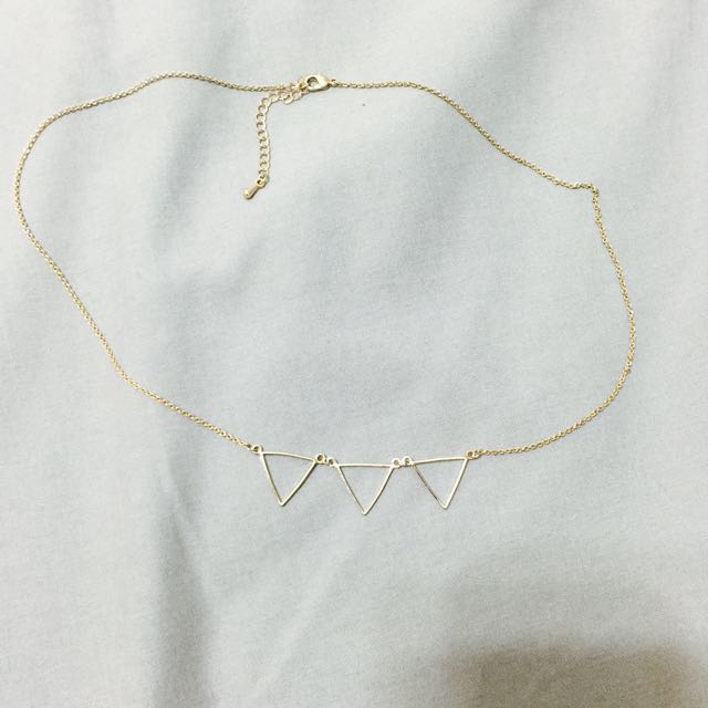 Dainty store triangle necklace