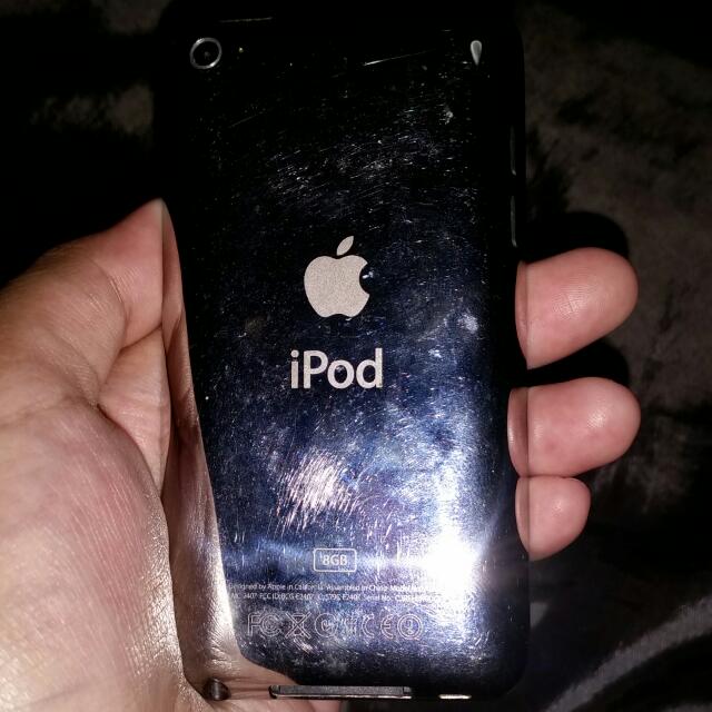 IPOD (Category: Cables & Adaptors) located in Singapore. Submitted by tyson211 (Listing ID 53799206, Image 2). Description: .