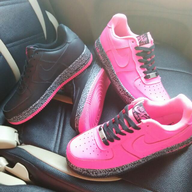 Sepatu Nike Air Force One X Supreme Women S Fashion On Carousell