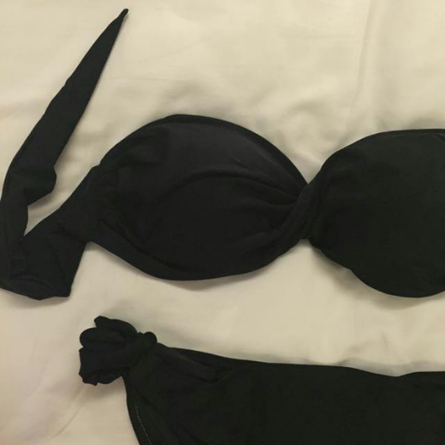 Bikini (Category: Bikinis & Swimsuits) located in Cukai. Submitted by ezi.shoppe (Listing ID 54013884, Image 2). Description: Fits B C D cups Hips M to XXL *adjustable New Never use.