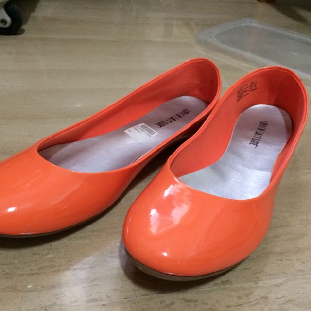 Orange Flats, Women's Fashion on Carousell