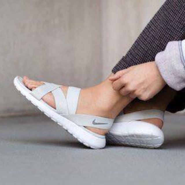 roshe sandals