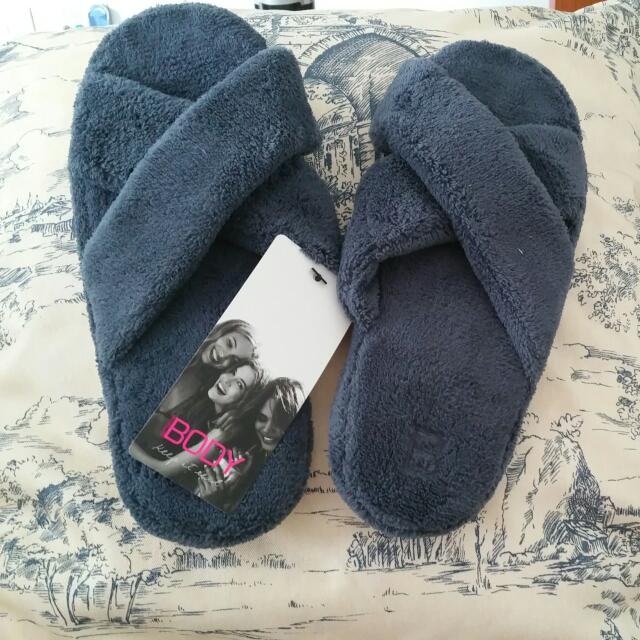 plush slide slippers