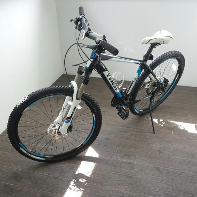 white and blue bike