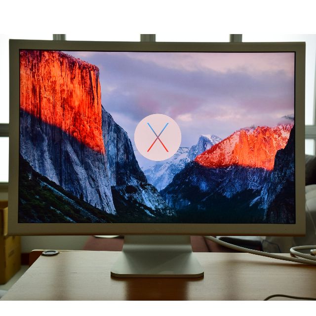 Very Rare Apple Cinema Display Hd Monitor 30 30 Inch Aluminum In Very Good Condition M9179ll A A10 Everything Else On Carousell