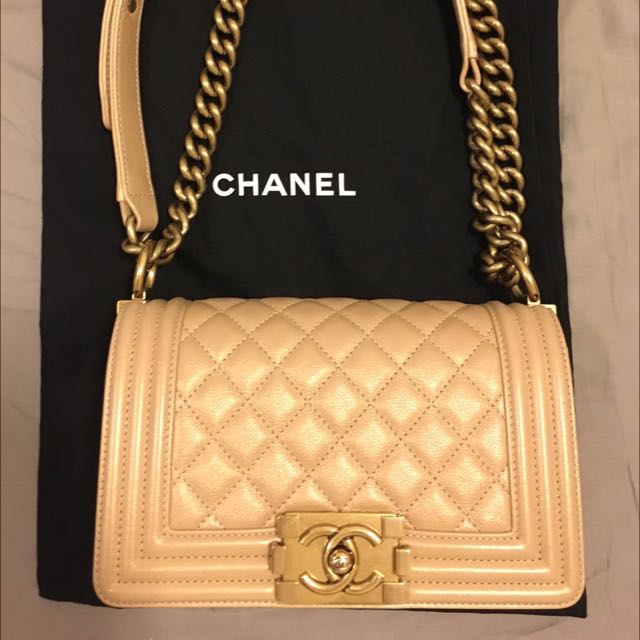 chanel boy bag champagne gold