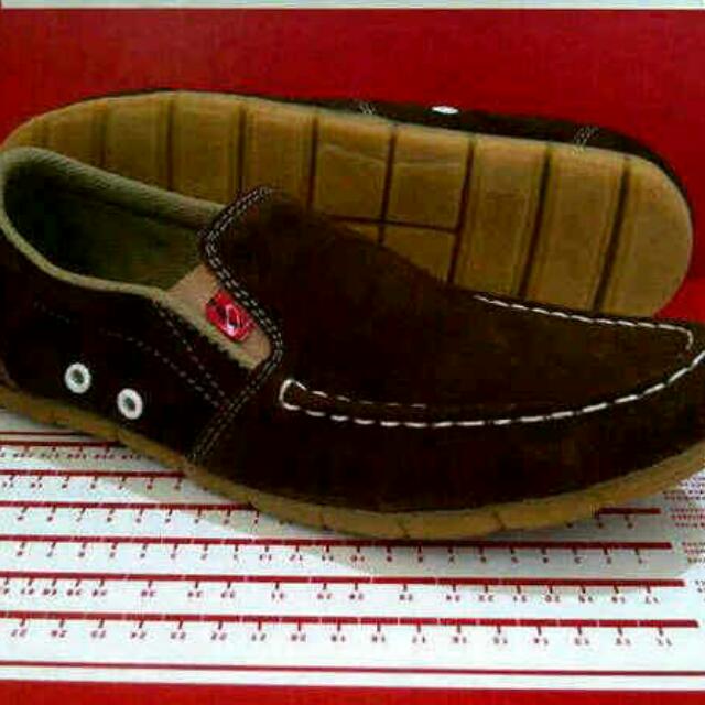 Sepatu Kickers Pria Wanita Slop Casual Kerja Pantofel Men S Fashion On Carousell