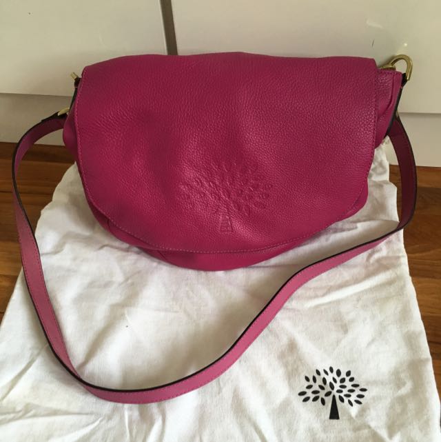 Mulberry Pink Half Moon Hobo Shoulder Bag Open to trades with