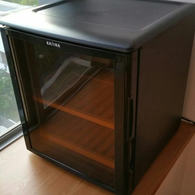 Reserved 15 Bot Wine Chiller Kadeka KSJ115EW, TV & Home Appliances