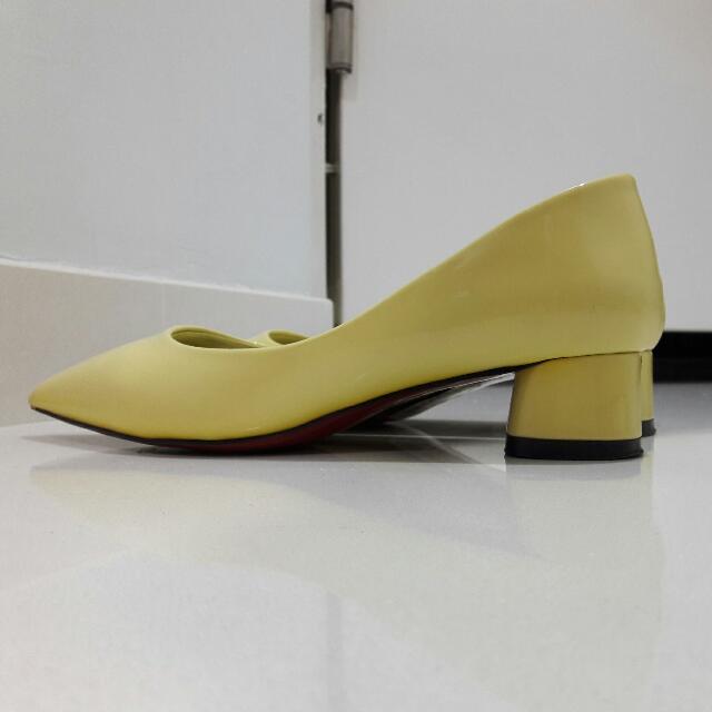 Yellow short heels outlet