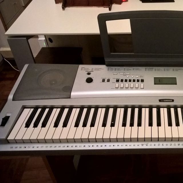 Pre loved Yamaha Portable Grand Dgx 230 Keyboard, Hobbies & Toys, Music