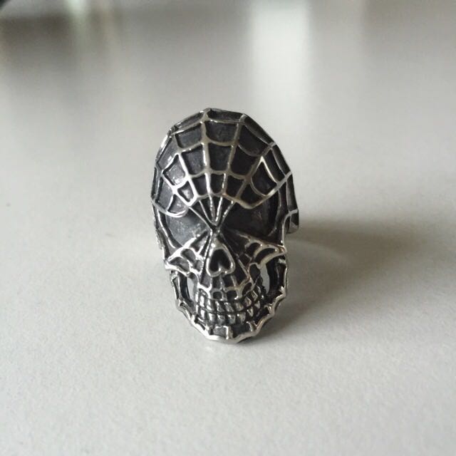 Silver Skeleton (Category: Jewelry) located in Singapore. Submitted by gggggggggg11111 (Listing ID 54816627, Image 2). Description: .