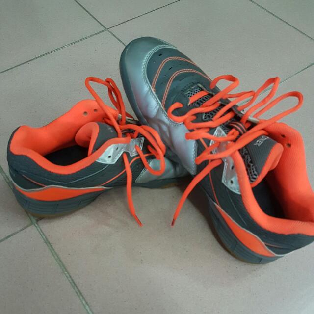 Yonex power outlet cushion 87