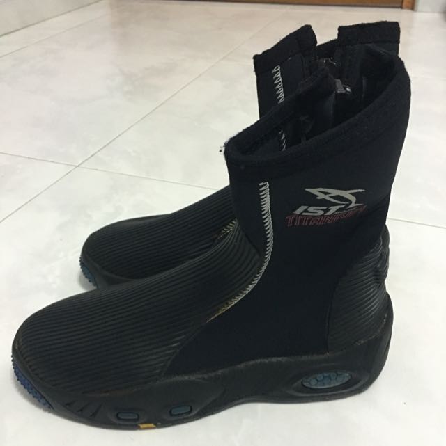 New IST Proline Titanium Booties, Sports Equipment, Sports & Games