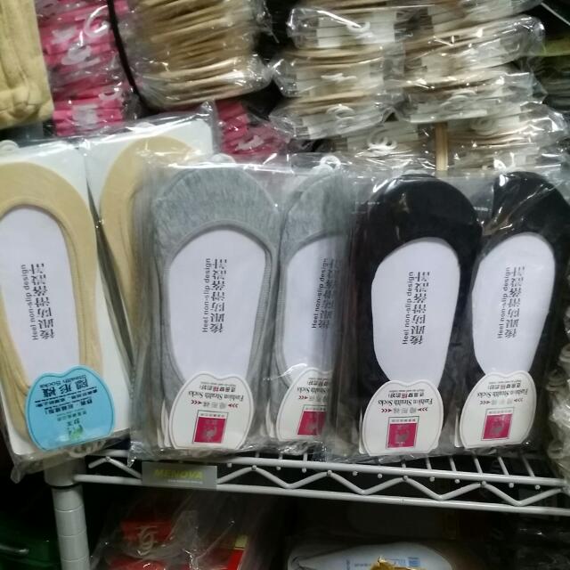 Sock (Category: Socks & Tights) located in Singapore. Submitted by anna197616 (Listing ID 55059151, Image 2). Description: .