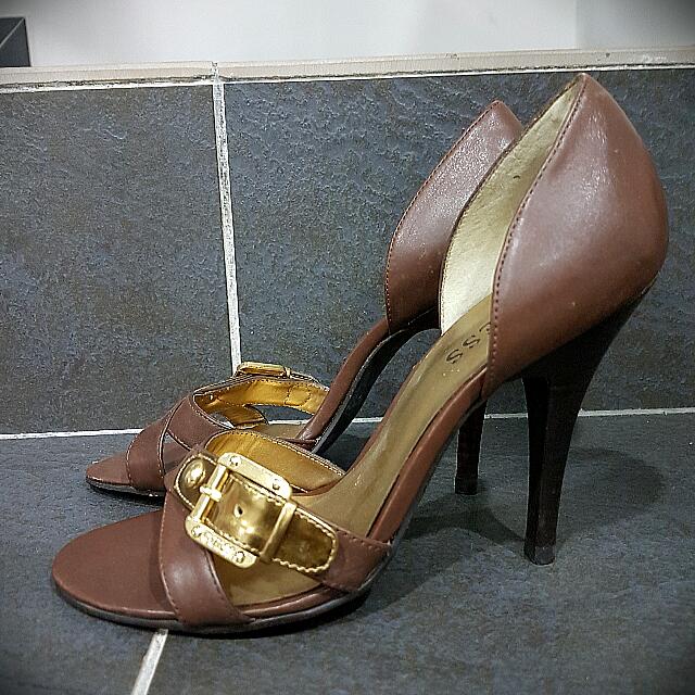 guess saucey sneaker