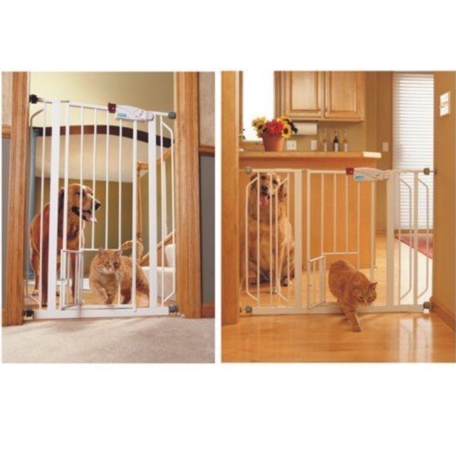 Carlson Extra Wide Walk Through Gate w Pet Door, Pet Supplies, Homes