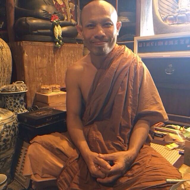 Ajarn Klang Saeng Wat Khao Kut Hobbies Toys Memorabilia Collectibles Religious Items On Carousell