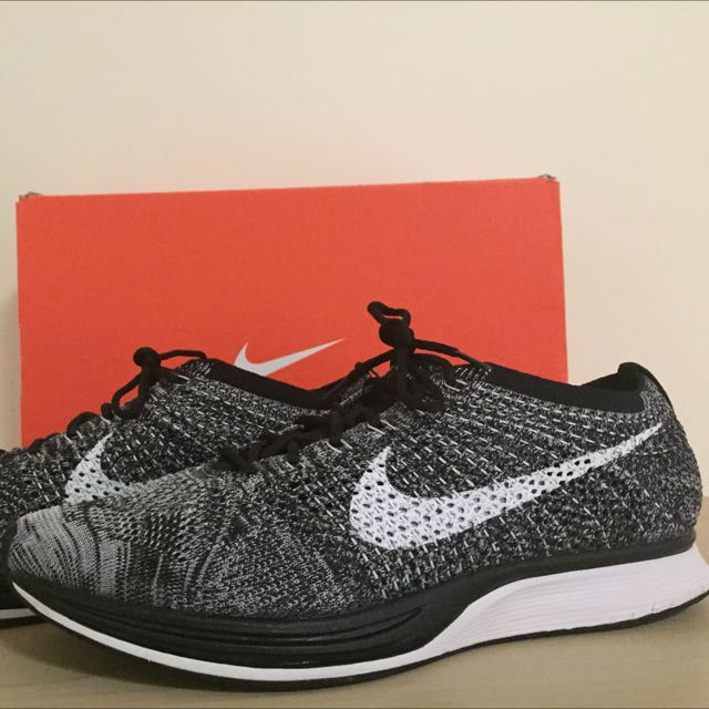 nike flyknit racer 10.5