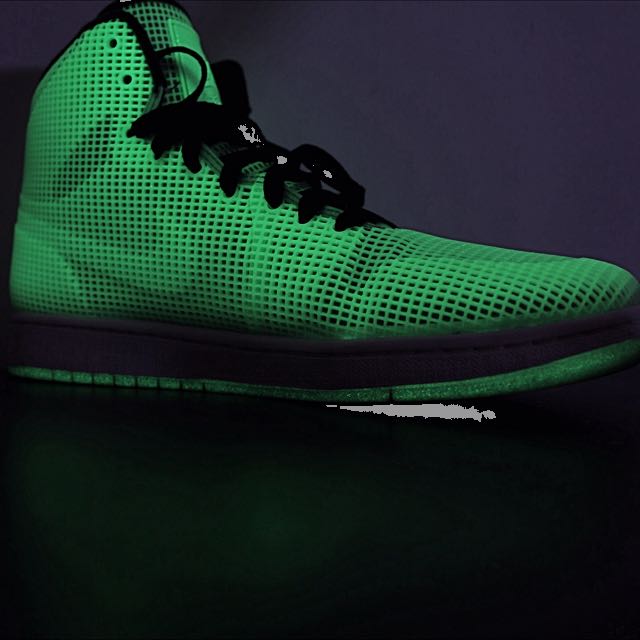 Nike air jordan 4lab1 glow in the dark hotsell