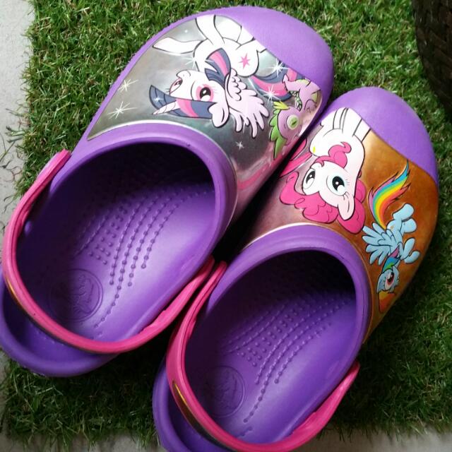 crocs little pony