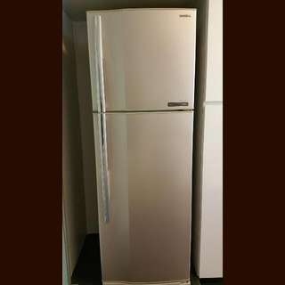 Refrigerator - Toshiba GR-M37SD