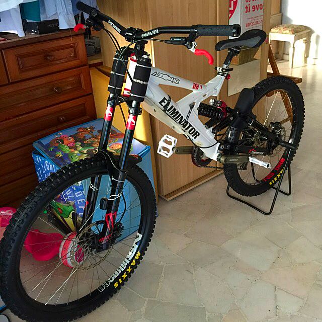 AZONIC DH / MTB bike, Sports Equipment 