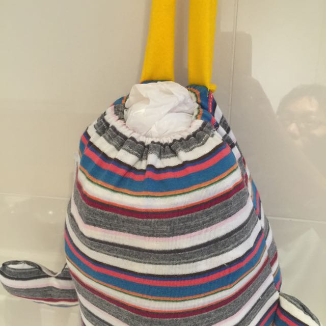 Chicken Plastic Bag Dispenser, Furniture & Home Living, Cleaning